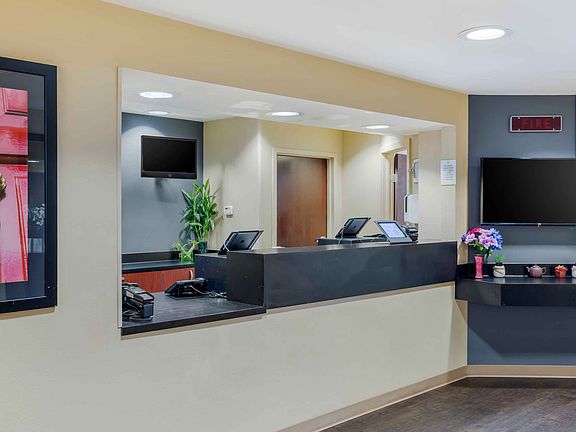 Lobby and Guest Check-in