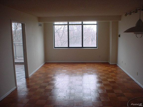 1008-N Living-Dining Room