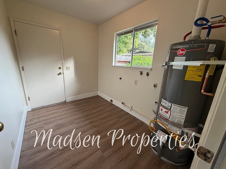 205 W Lassen Ave #12 — Photo 11