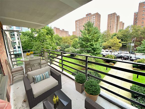 4th image of 392 Central Park W APT 3J