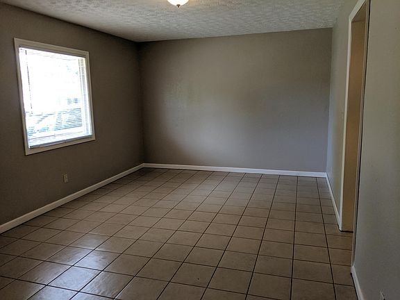 3rd image of 4208 Marlowe St