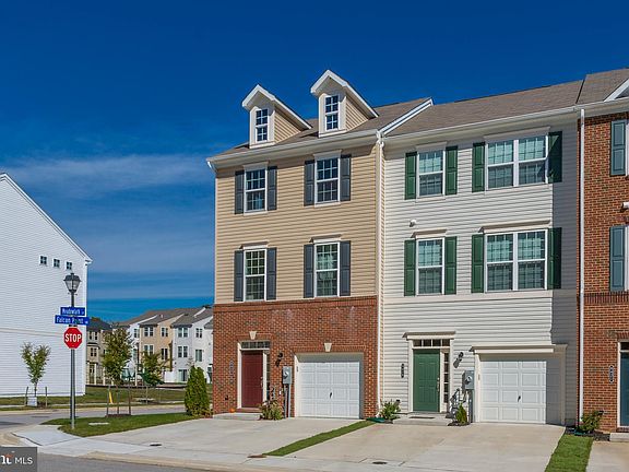 2nd image of 8417 Meadowlark Ln