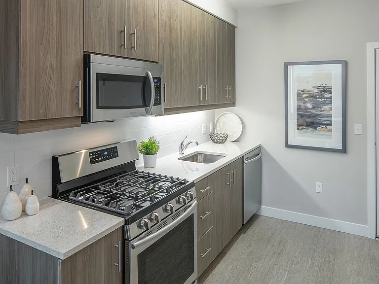 Division Terrace Apartments — Photo 18