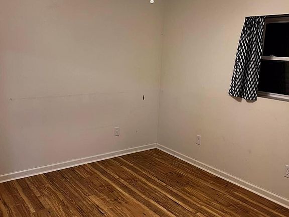 3rd image of 152 Cobblestone Dr