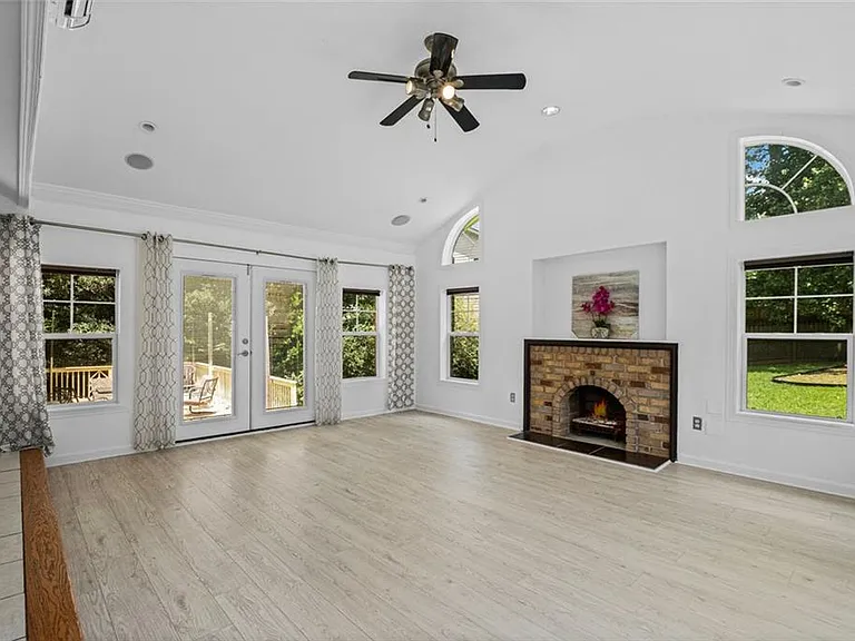 5291 Manhasset Cv — Photo 11