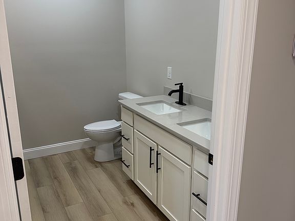5th image of 651 Musgrave Ct
