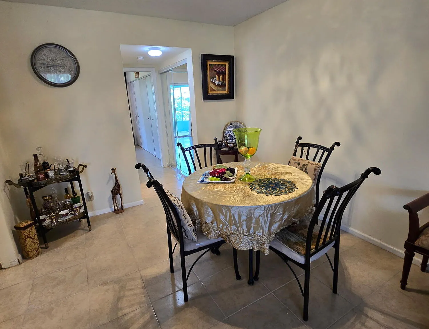 1 bed, 1.5 bath, 700 sqft, $1,550 — Photo 4