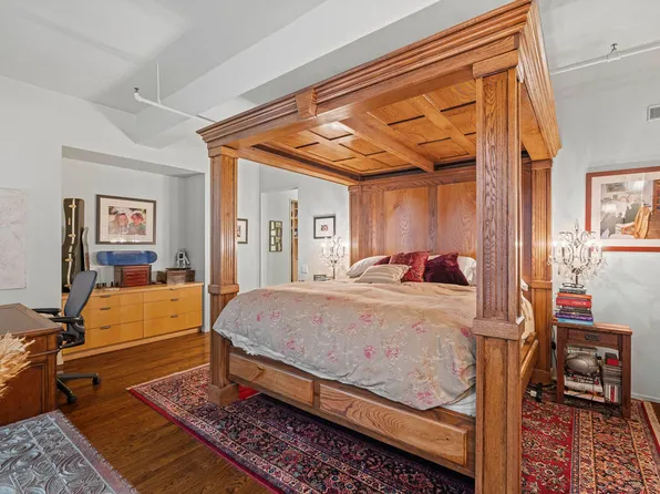 335 West 38th Street image 14 of 21