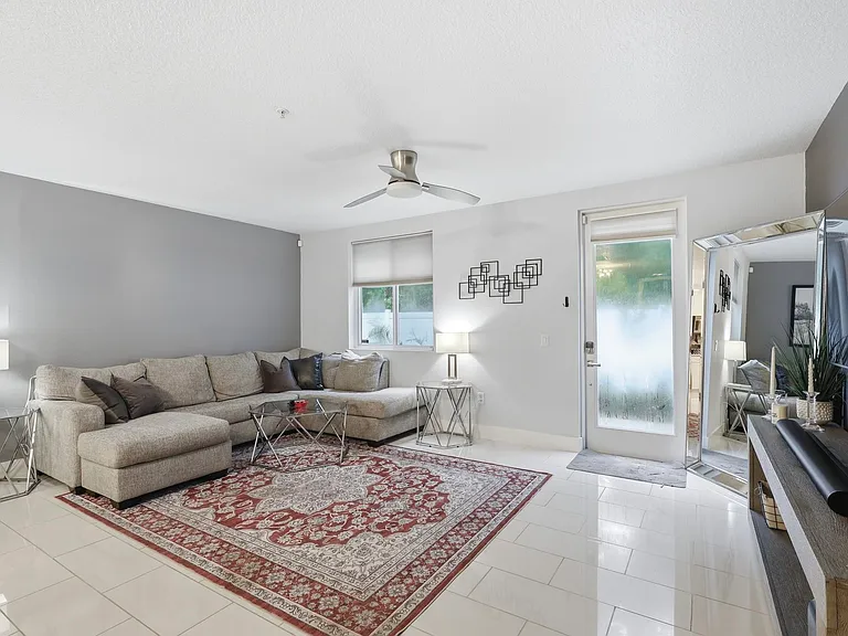440 W Swoope Ave — Photo 10