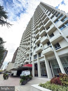 604-36 S Washington Sq APT 1013, Philadelphia, PA, 19106