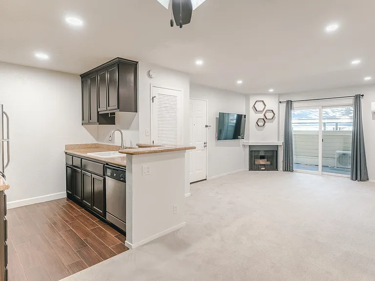 2766 Somerset Park Cir — Photo 4