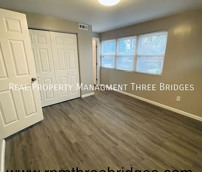 28 Redwood Dr — Photo 10