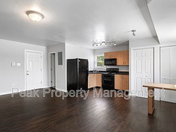 3rd image of 1005 N 25th St APT 6