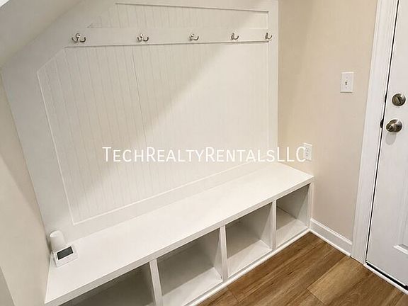 4th image of 4419 Millennium Ave #1