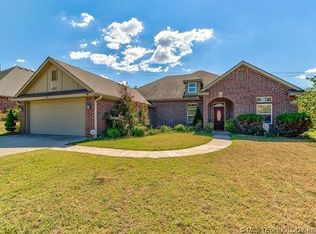 4227 N Fairview Rd, Bartlesville, OK 74006