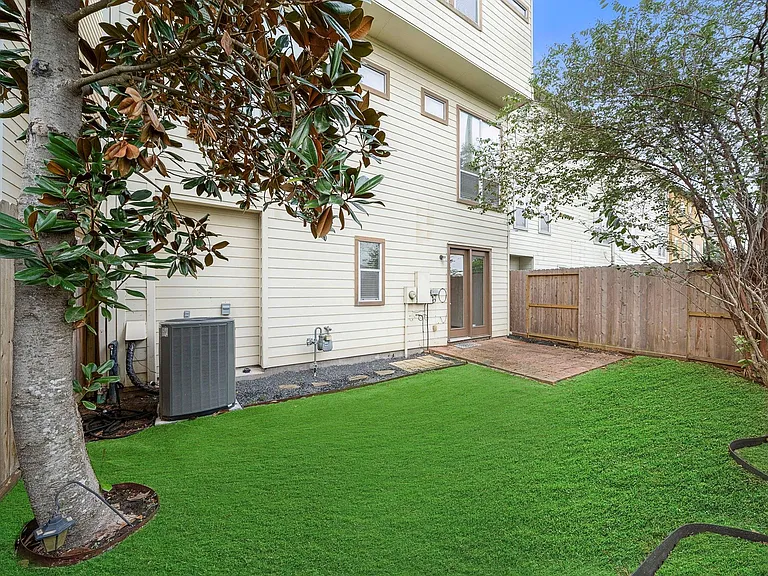 2828 Sherwin St — Photo 39
