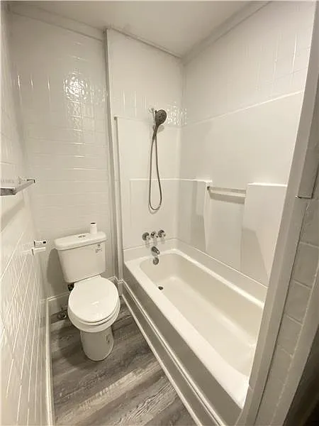 1 bed, 688 sqft, $1,300 — Photo 3