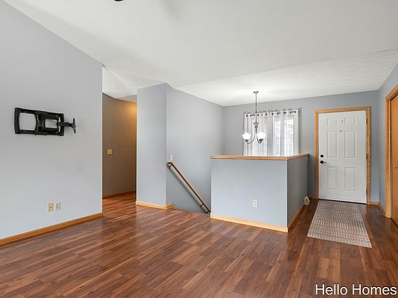 5th image of 5560 Columbine Ave NE
