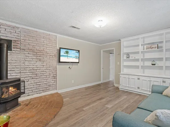 3109 Manor Ridge Dr, Raleigh, NC 27603