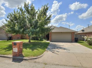 1036 NW 13th St, Moore, OK 73160