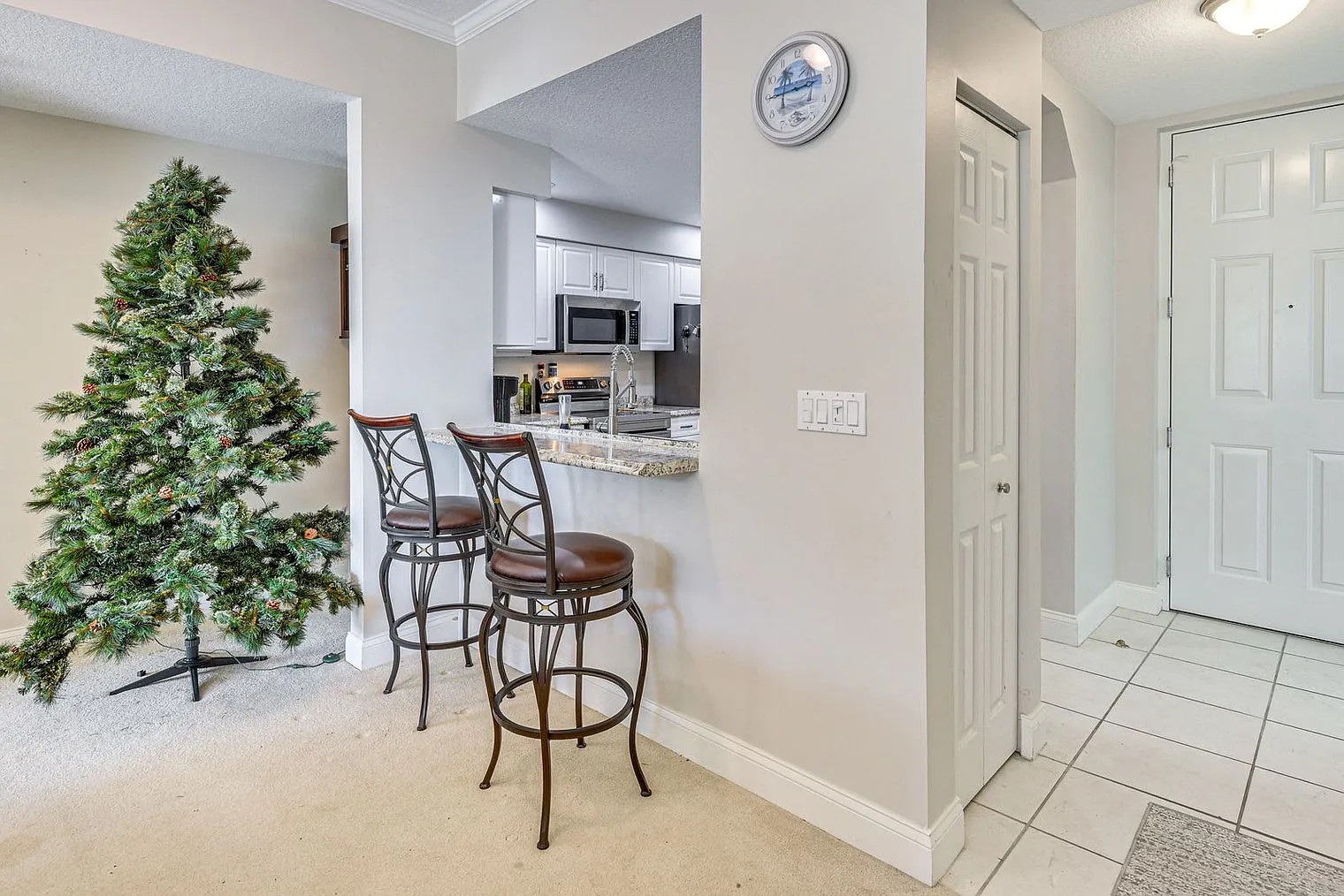 2 bed, 2.0 bath, 1399 sqft, $6,838 — Photo 3