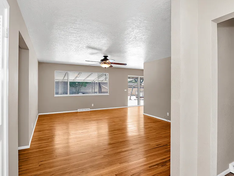 7208 Bellrose Ave NE — Photo 3