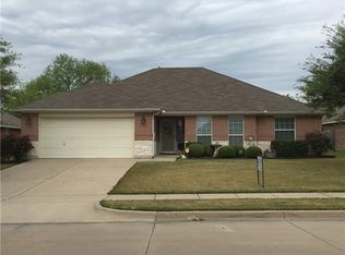 813 Redbud Rd, Burleson, TX 76028