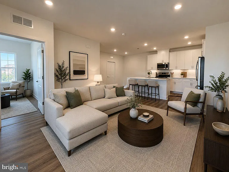 2208 Jacob Francis — Photo 2