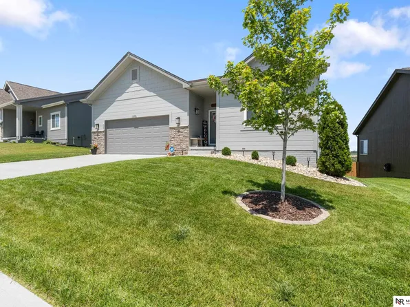 10918 Sheffield St, Omaha, NE 68142