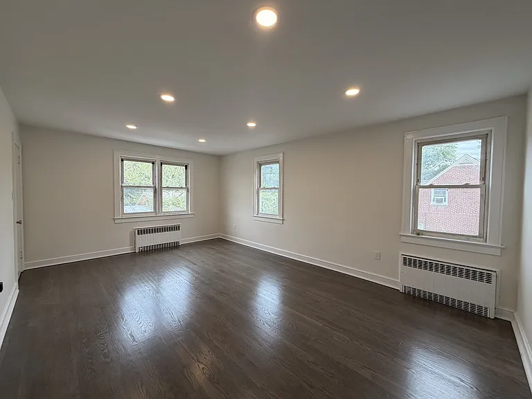 1020 Raritan Ave — Photo 8