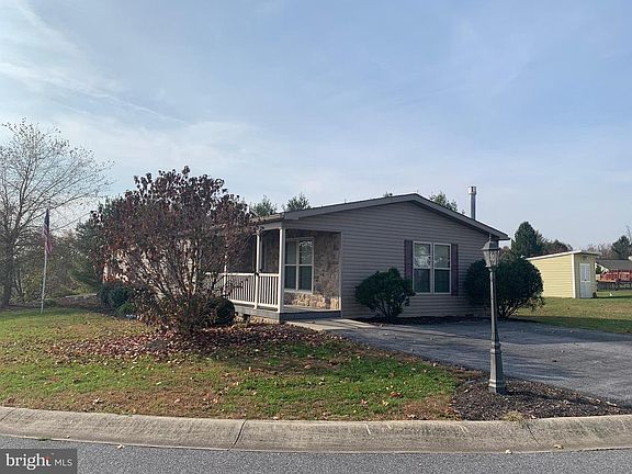 3rd image of 66 Leah Dr