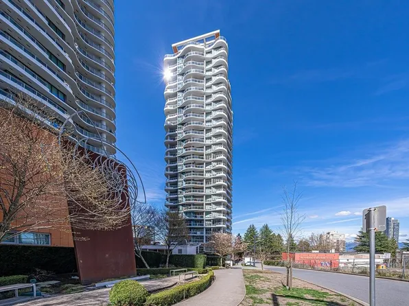 13318 104th Ave #1806, Surrey, BC V3T 0R2