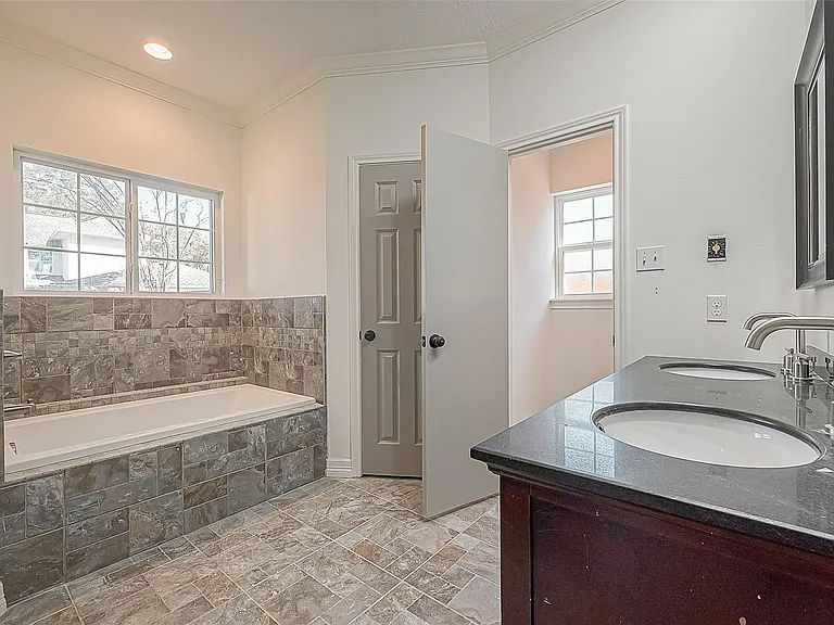 1015 Sugar Lakes Dr — Photo 24