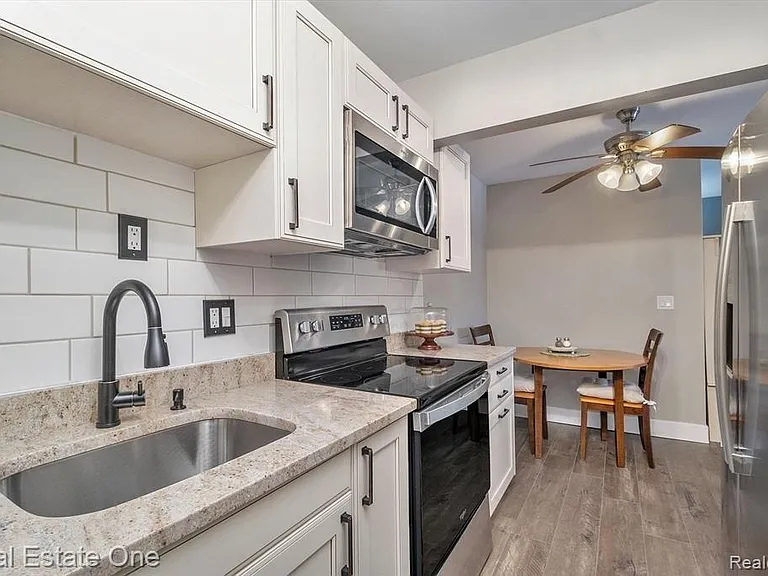 803 Plate St #104 — Photo 9