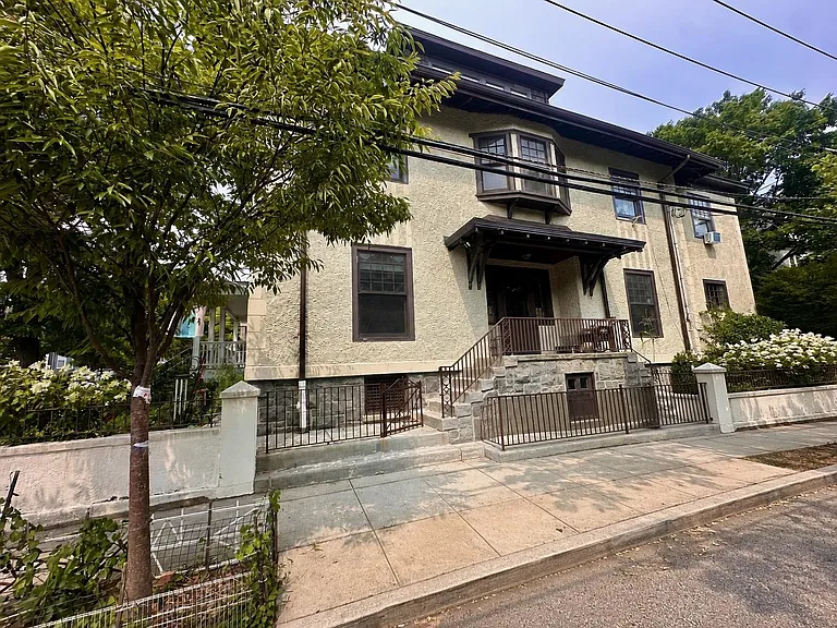 100 Hauxhurst Ave #1 — Photo 33