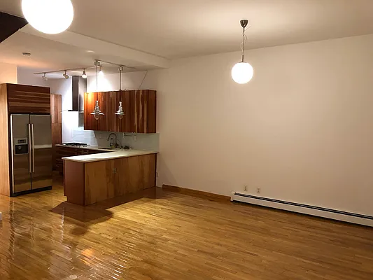 Rented by Urban Real Estate Property Group Inc | media 15