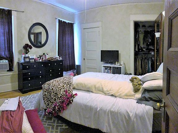 2nd image of 784 Laurel Ave