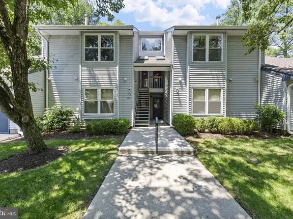 403 Bayberry Ct, Englishtown, NJ 07726