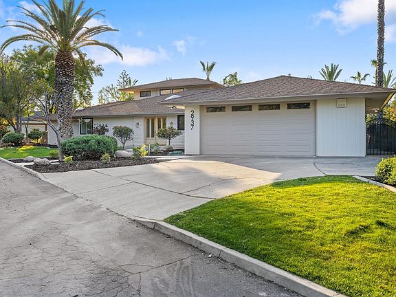 2nd image of 2937 Summit Cir