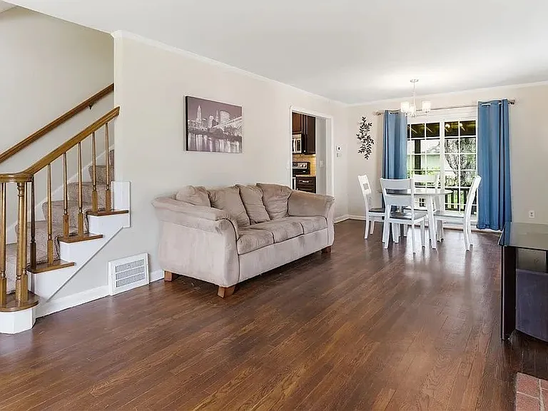 430 Canterbury Rd — Photo 5