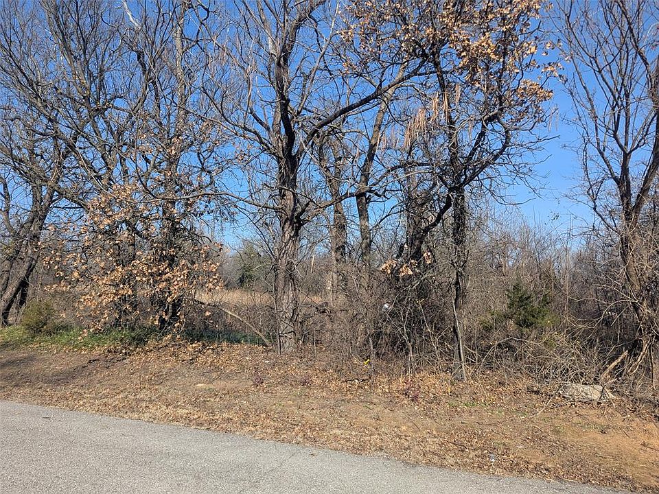 2nd image of NE 39th & Adair St Lot 35-36