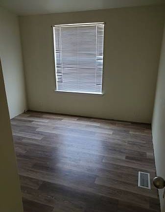 5th image of 180 Rein Rd