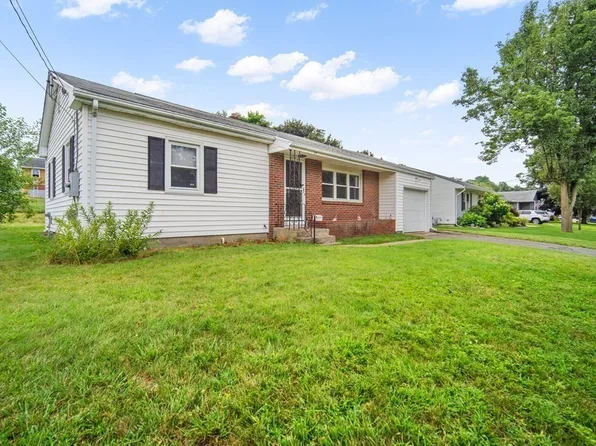 27 Thornwood St, Chicopee, MA 01020