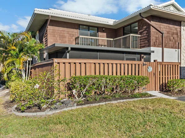 2302 SE Round Table Drive #B, Port St Lucie, FL 34952