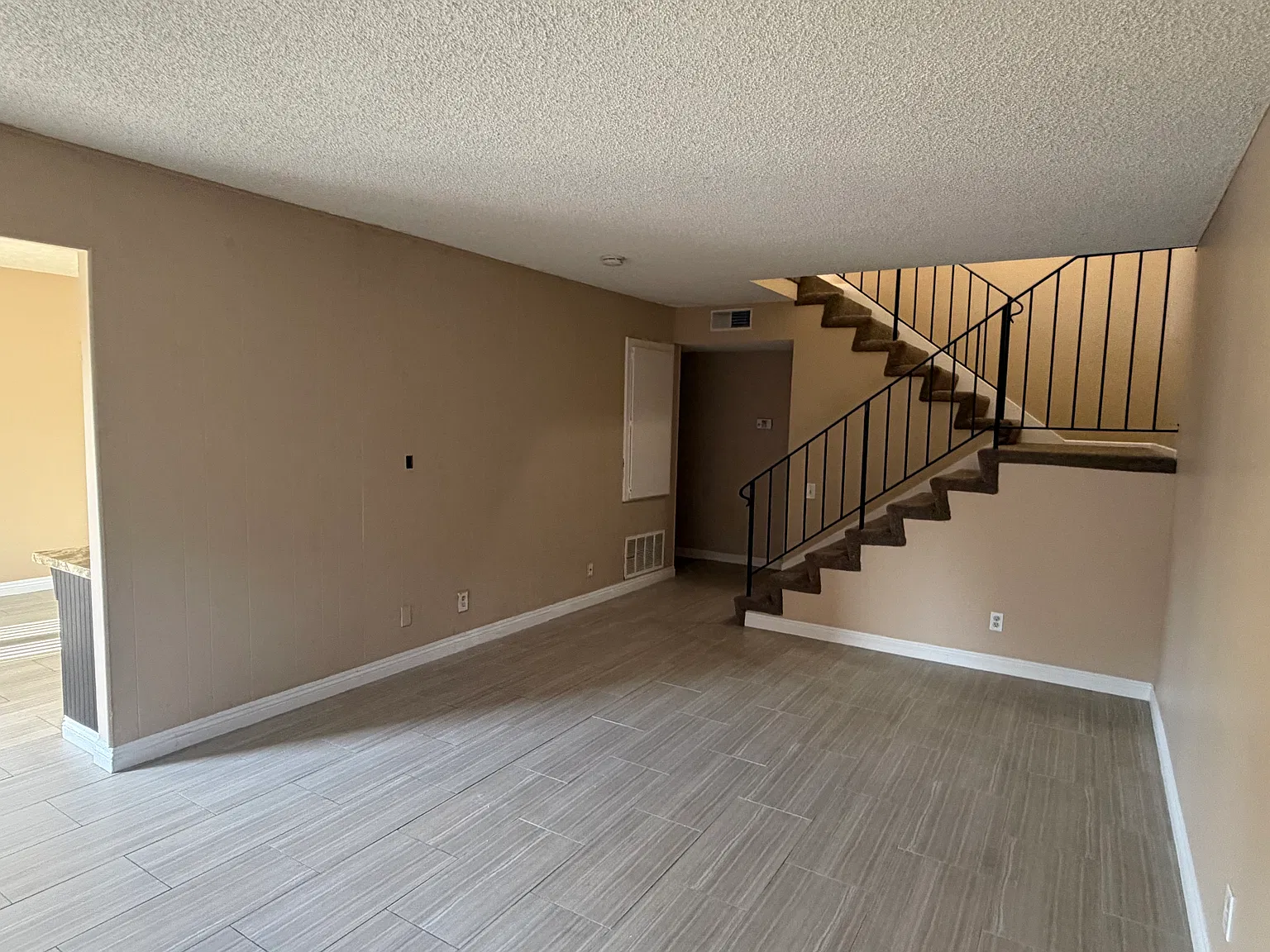 3 bed, 1.5 bath, 1152 sqft, $3,450 — Photo 4