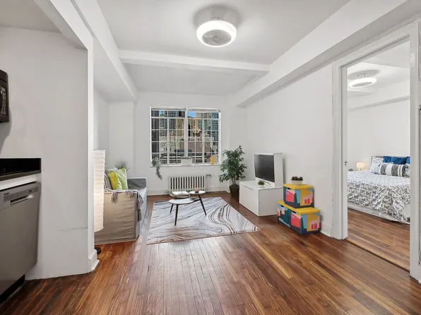 45 Tudor City Pl APT 1715, New York, NY 10017