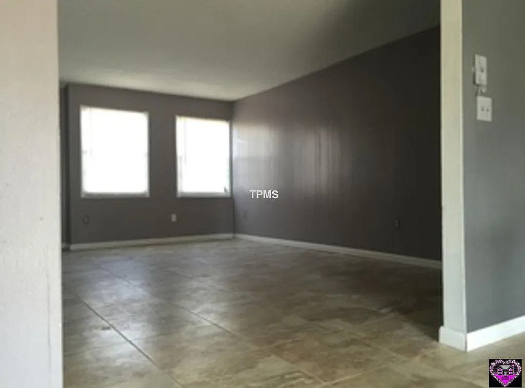 2 bed, 1.5 bath, 992 sqft, $1,355 — Photo 4