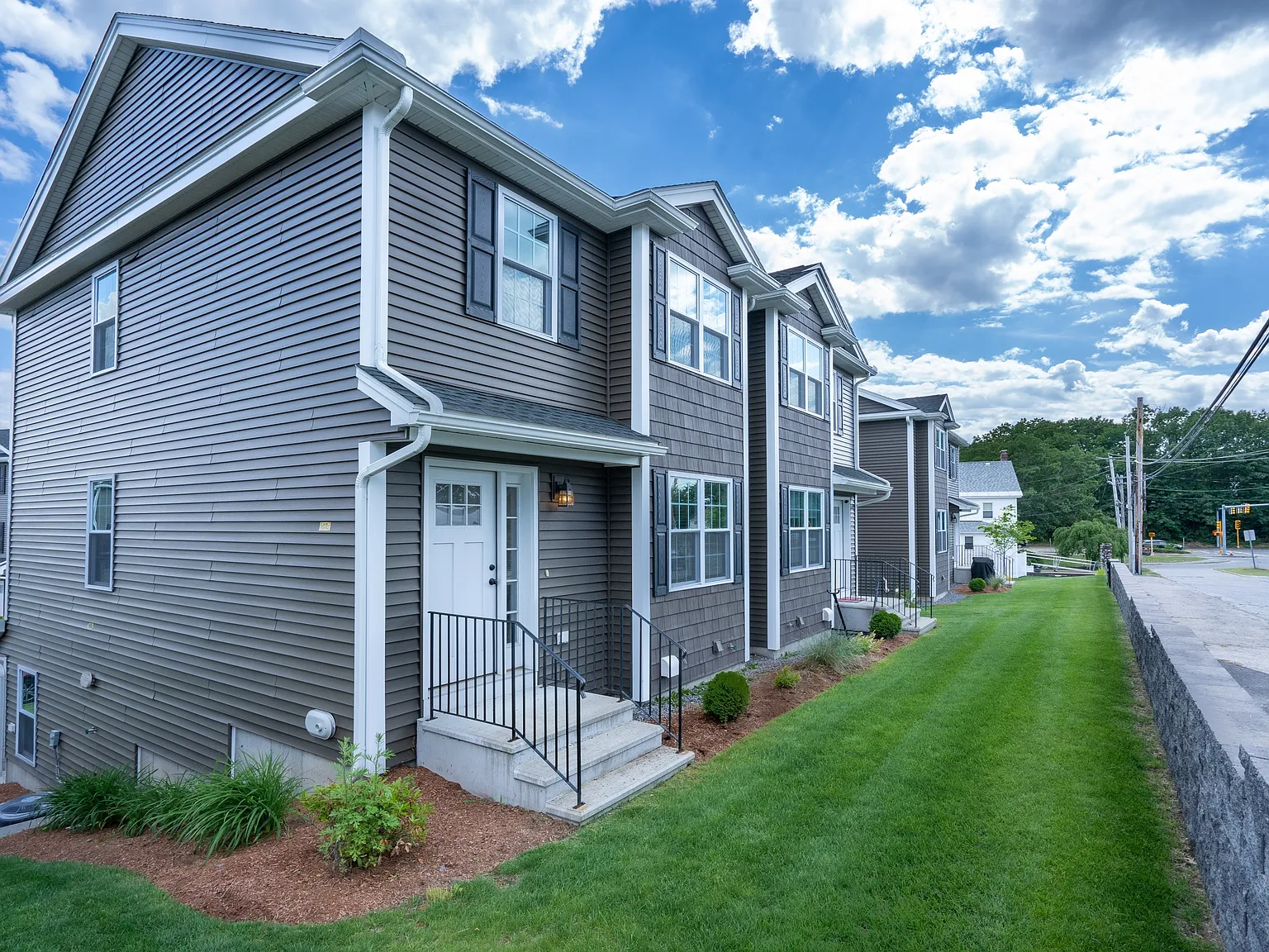 4 Fairview Street, #10, N. Chelmsford, MA 0186... - 1 — Photo 1
