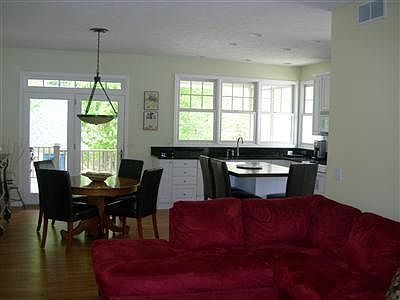3rd image of 421 Summer Grove Dr