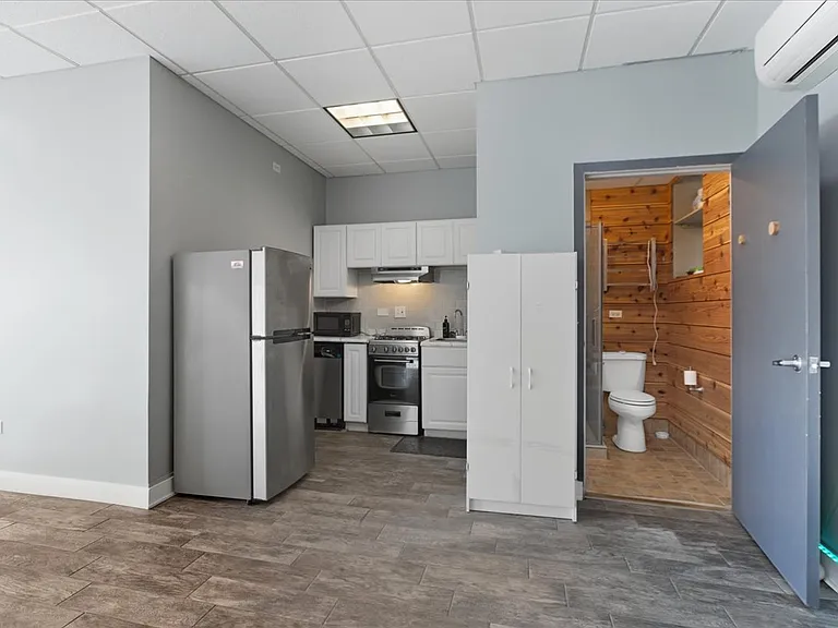1338 W Irving Park Rd #1 — Photo 10